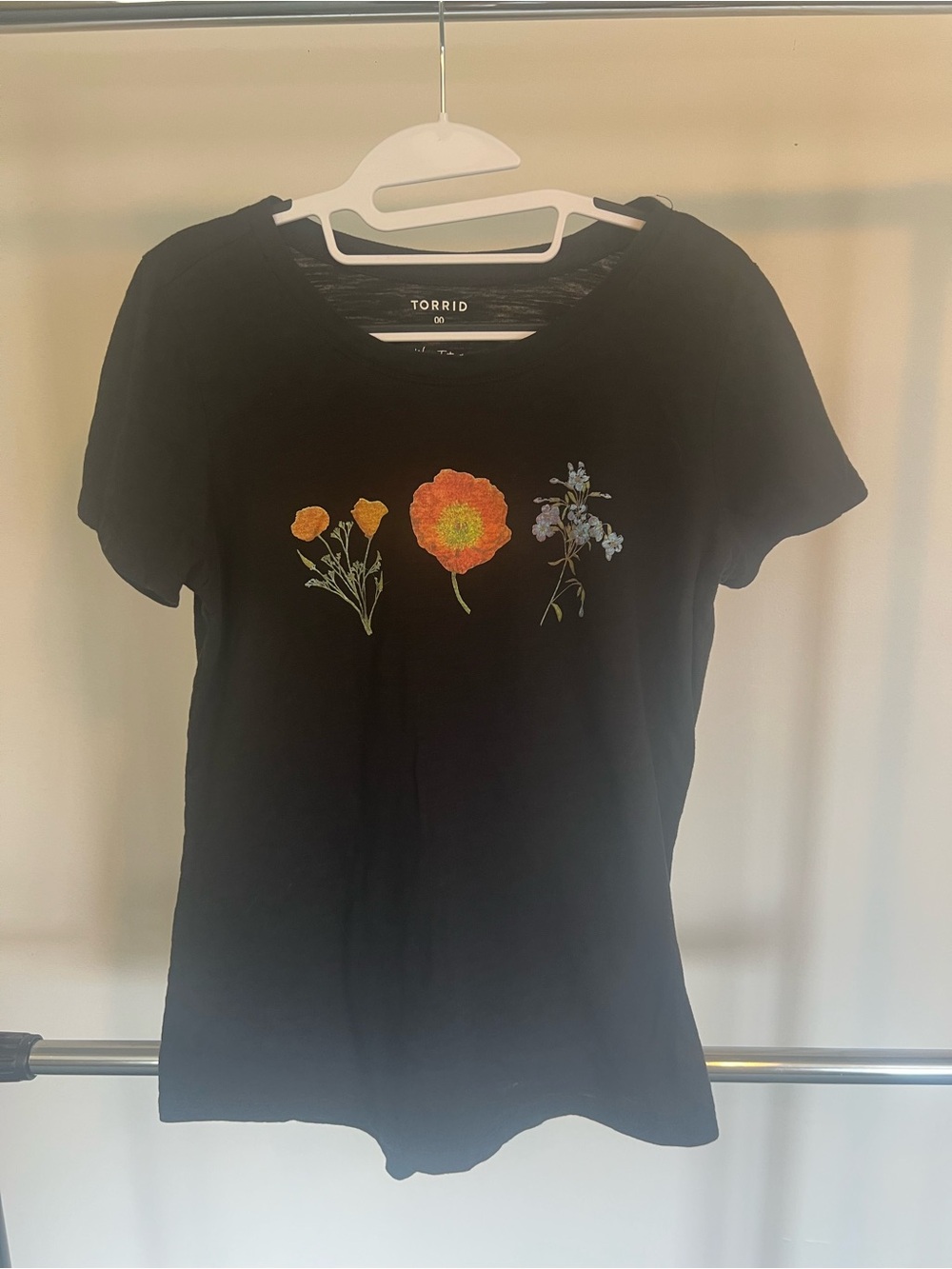 torrid Black Floral Embroidered Short Sleeve Tee